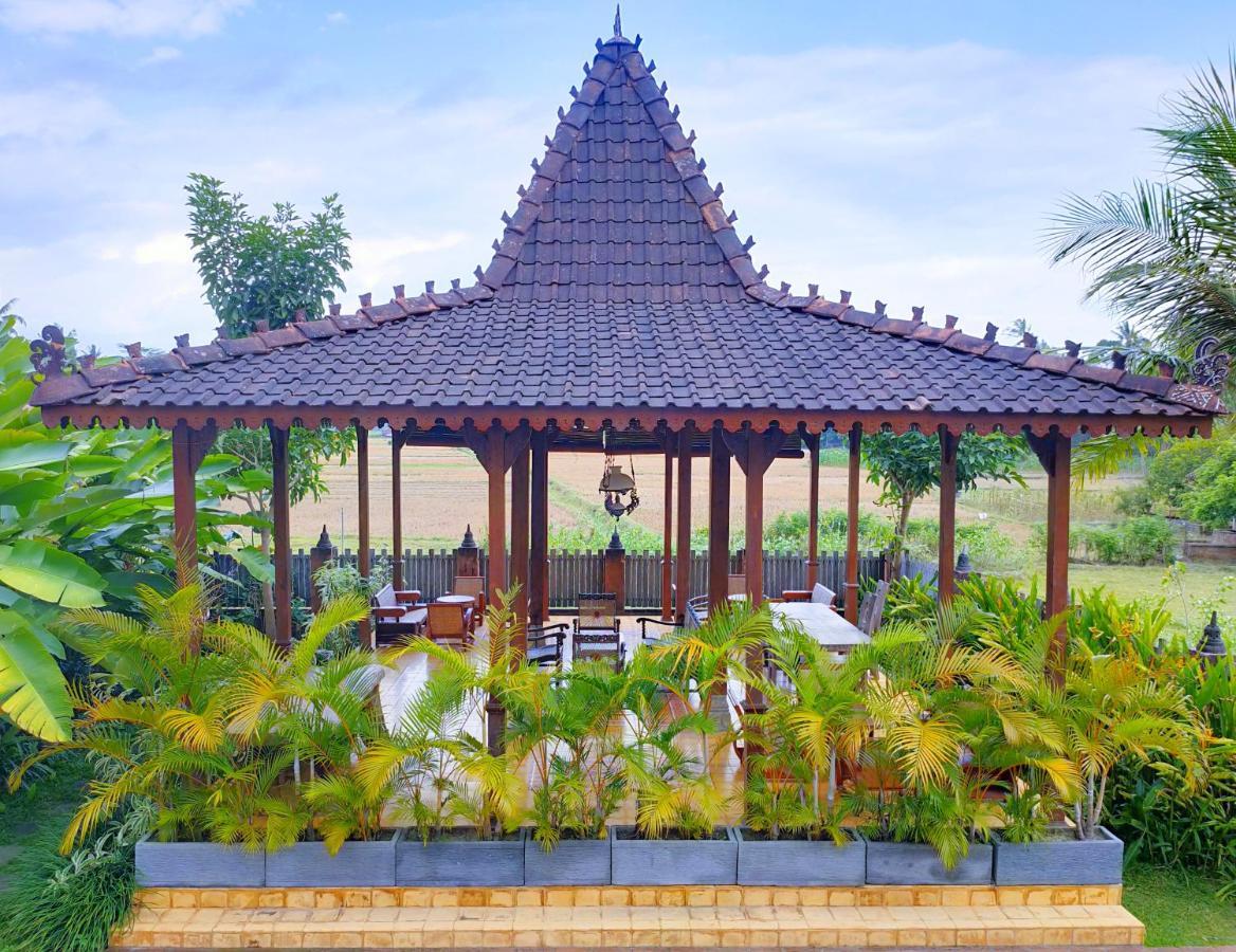The Amrta Borobudur Muntilan Exterior photo